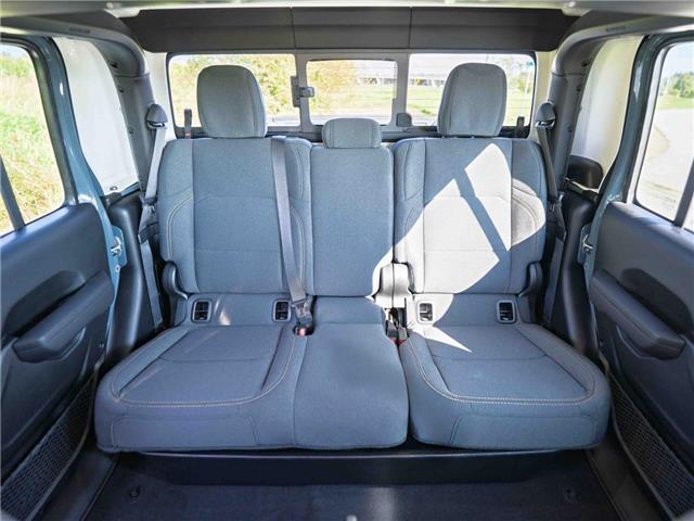 2025 Jeep Gladiator Sport S (Stk: S530147) in Surrey - Image 10 of 22