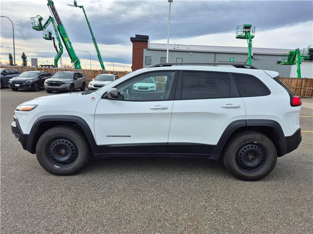 2015 Jeep Cherokee Trailhawk (Stk: 300150) in Lethbridge - Image 2 of 10