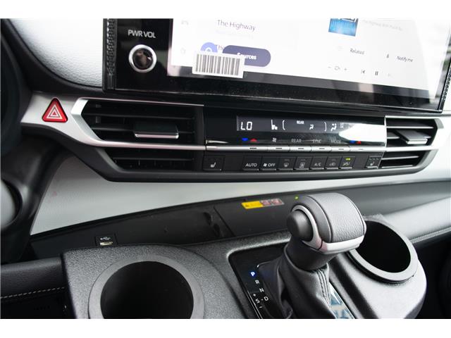 2025 Toyota Sienna XLE 8-Passenger (Stk: MU2390) in London - Image 22 of 27
