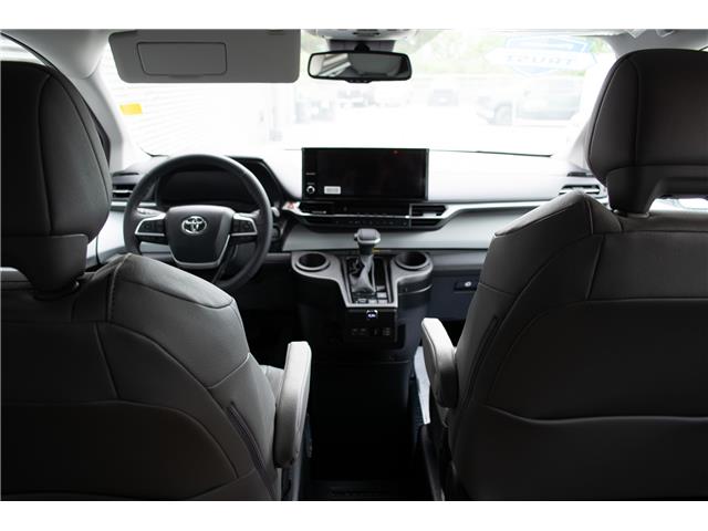 2025 Toyota Sienna XLE 8-Passenger (Stk: MU2390) in London - Image 12 of 27
