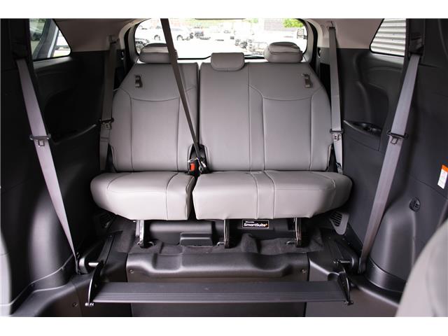 2025 Toyota Sienna XLE 8-Passenger (Stk: MU2390) in London - Image 13 of 27