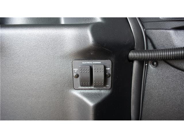 2025 Toyota Sienna XLE 8-Passenger (Stk: MU2390) in London - Image 14 of 27