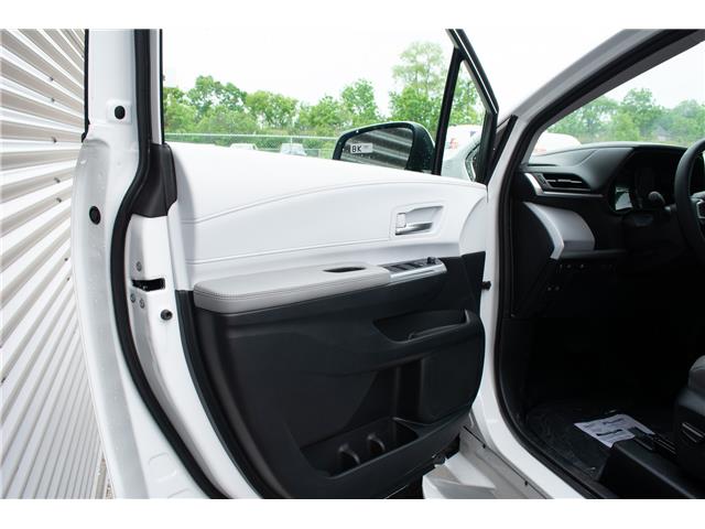2025 Toyota Sienna XLE 8-Passenger (Stk: MU2390) in London - Image 9 of 27