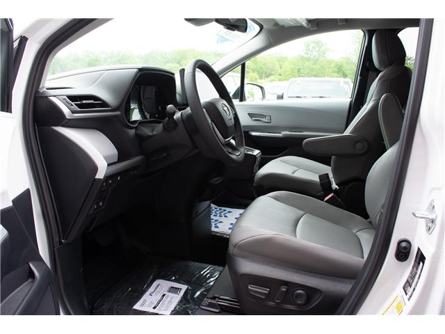 2025 Toyota Sienna XLE 8-Passenger (Stk: MU2390) in London - Image 11 of 27