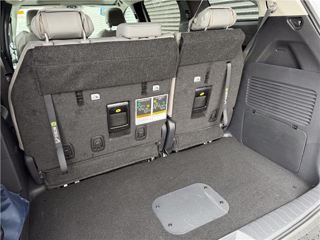 2025 Toyota Sienna XLE 8-Passenger (Stk: MU2389) in London - Image 7 of 25