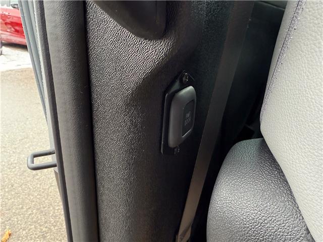 2025 Toyota Sienna XLE 8-Passenger (Stk: MU2389) in London - Image 23 of 25