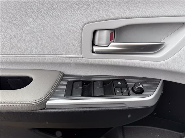 2025 Toyota Sienna XLE 8-Passenger (Stk: MU2389) in London - Image 20 of 25