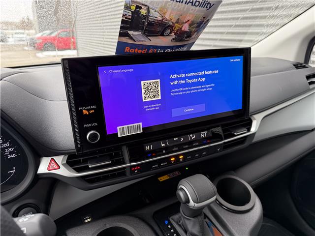 2025 Toyota Sienna XLE 8-Passenger (Stk: MU2389) in London - Image 17 of 25
