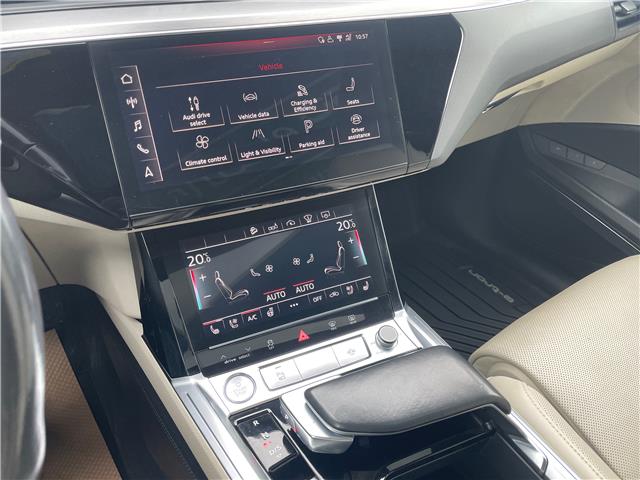 2019 Audi e-tron 55 Technik (Stk: R-19AUEGRA3966) in Calgary - Image 14 of 15