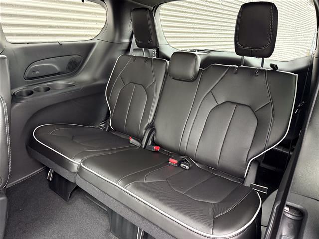 2026 Chrysler Pacifica Limited (Stk: 26089) in London - Image 14 of 32