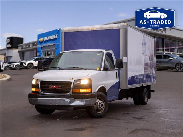 2015 GMC Savana Cutaway 3500 1WT (Stk: R27857A) in Ottawa - Image 1 of 12