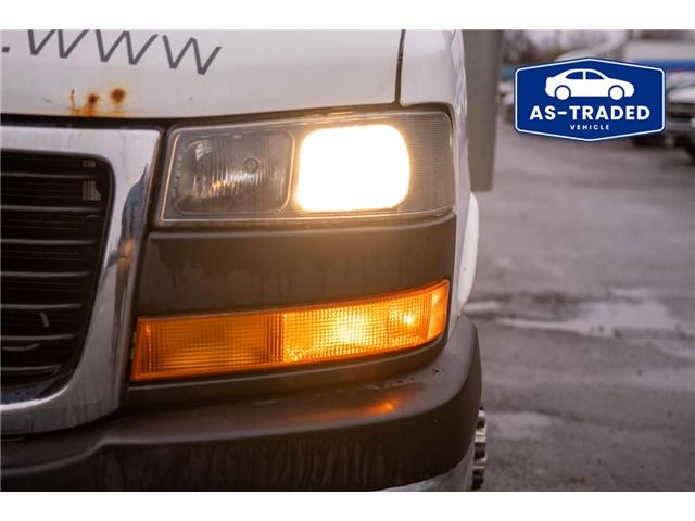 2015 GMC Savana Cutaway 3500 1WT (Stk: R27857A) in Ottawa - Image 3 of 12 2015 GMC Savana Cutaway 3500 1WT (Stk: R27857A) in Ottawa - Image 3 of 12