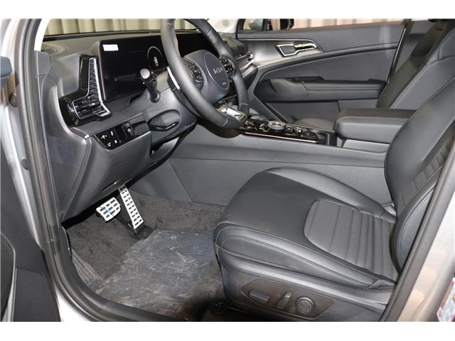 2025 Kia Sportage Plug-In Hybrid SX w/Black Interior (Stk: 26195C) in Edmonton - Image 11 of 30