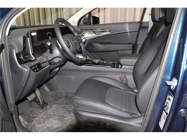 2025 Kia Sportage Plug-In Hybrid SX w/Black Interior (Stk: 26129C) in Edmonton - Image 11 of 33