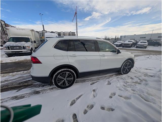 2018 Volkswagen Tiguan Highline (Stk: S-2215A) in Calgary - Image 7 of 27