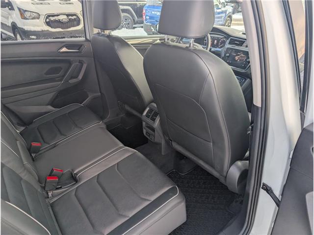2018 Volkswagen Tiguan Highline (Stk: S-2215A) in Calgary - Image 14 of 27