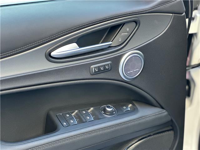 2025 Alfa Romeo Stelvio Base (Stk: 675AR) in Toronto - Image 18 of 26