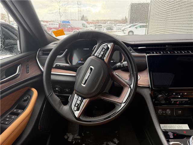 2025 Jeep Grand Cherokee Summit (Stk: 25575) in London - Image 17 of 30