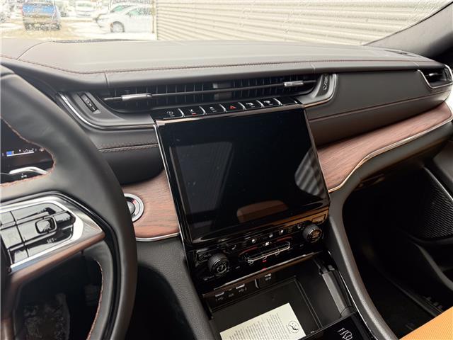 2025 Jeep Grand Cherokee Summit (Stk: 25575) in London - Image 19 of 30