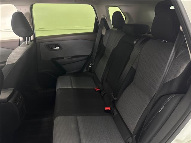 2023 Nissan Rogue SV Moonroof (Stk: 43257J) in Belleville - Image 7 of 25
