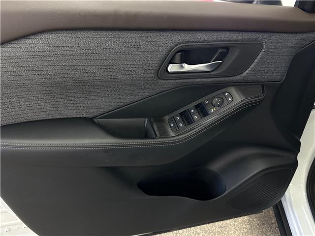 2023 Nissan Rogue SV Moonroof (Stk: 43257J) in Belleville - Image 14 of 25