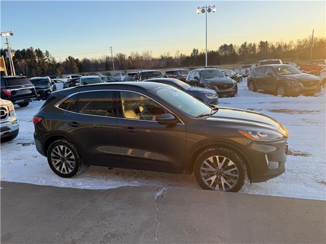 2020 Ford Escape Titanium Hybrid (Stk: 24707) in Pembroke - Image 9 of 33