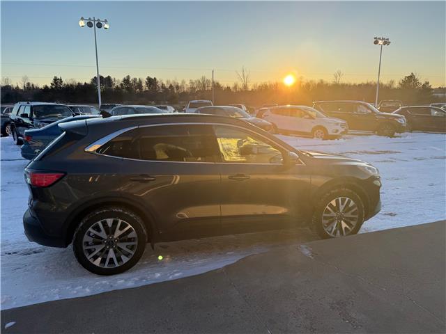 2020 Ford Escape Titanium Hybrid (Stk: 24707) in Pembroke - Image 10 of 33