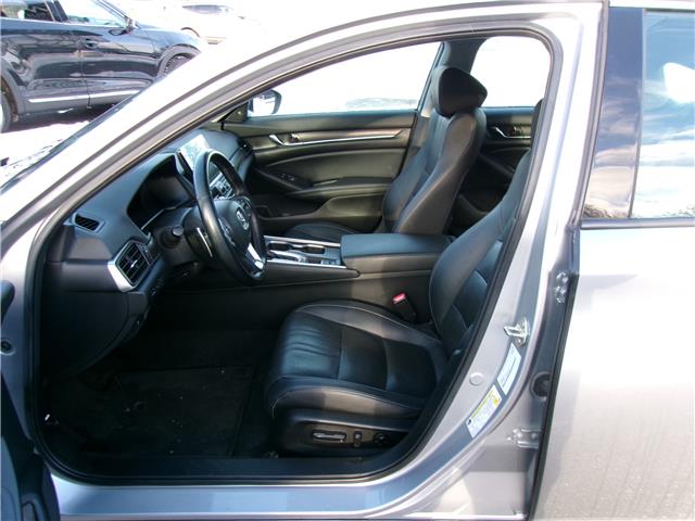 2019 Honda Accord Touring 1.5T in Kitchener - Image 12 of 27