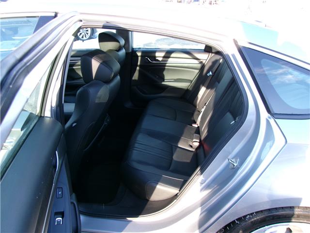2019 Honda Accord Touring 1.5T in Kitchener - Image 15 of 27