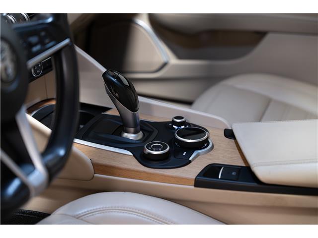 2018 Alfa Romeo Giulia ti (Stk: ARUC940) in Calgary - Image 15 of 29 2018 Alfa Romeo Giulia ti (Stk: ARUC940) in Calgary - Image 15 of 29