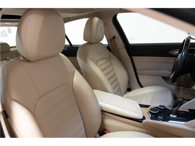 2018 Alfa Romeo Giulia ti (Stk: ARUC940) in Calgary - Image 19 of 29 2018 Alfa Romeo Giulia ti (Stk: ARUC940) in Calgary - Image 19 of 29