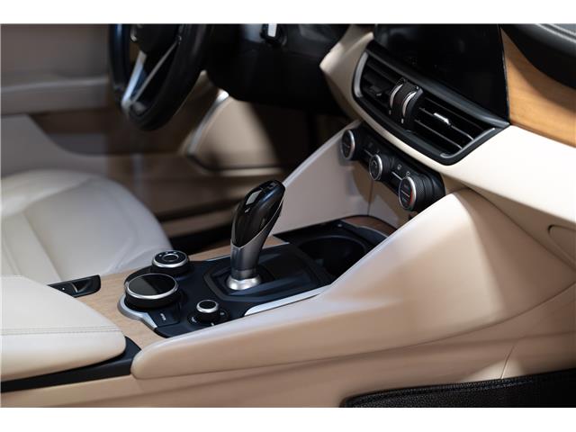 2018 Alfa Romeo Giulia ti (Stk: ARUC940) in Calgary - Image 22 of 29 2018 Alfa Romeo Giulia ti (Stk: ARUC940) in Calgary - Image 22 of 29