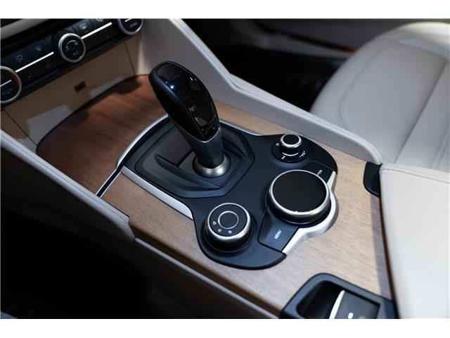 2018 Alfa Romeo Giulia ti (Stk: ARUC940) in Calgary - Image 18 of 29 2018 Alfa Romeo Giulia ti (Stk: ARUC940) in Calgary - Image 18 of 29