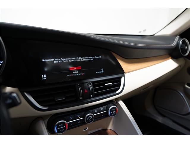 2018 Alfa Romeo Giulia ti (Stk: ARUC940) in Calgary - Image 17 of 29 2018 Alfa Romeo Giulia ti (Stk: ARUC940) in Calgary - Image 17 of 29