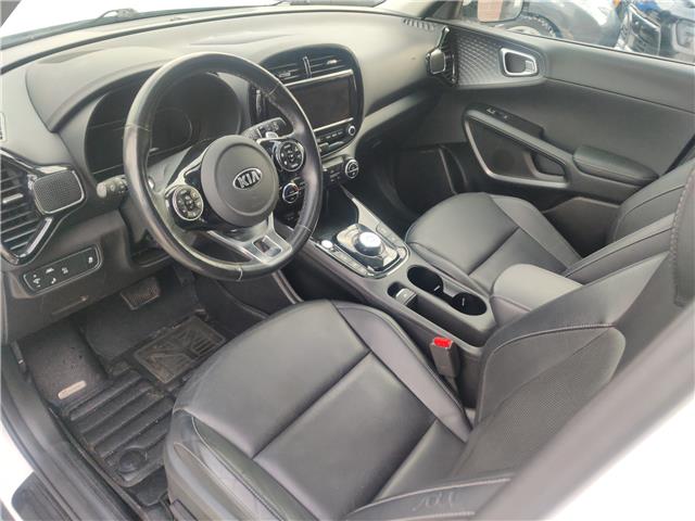 2020 Kia Soul EV EV Limited (Stk: R-20KISWHI5884) in Calgary - Image 9 of 17