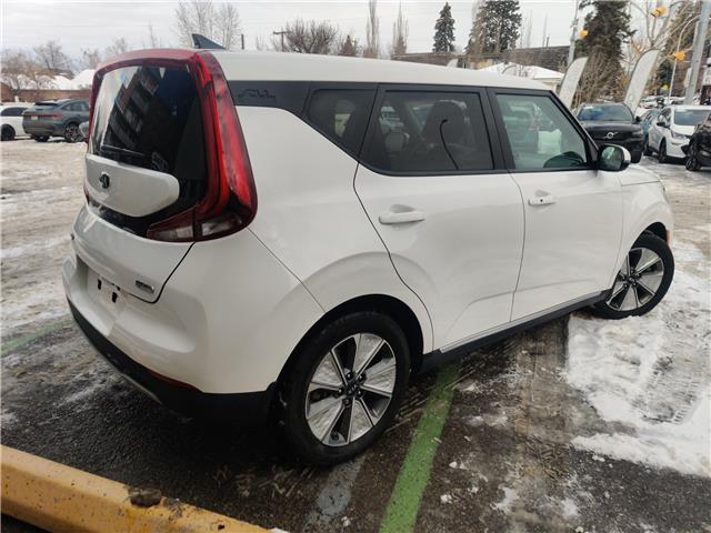2020 Kia Soul EV EV Limited (Stk: R-20KISWHI5884) in Calgary - Image 5 of 17
