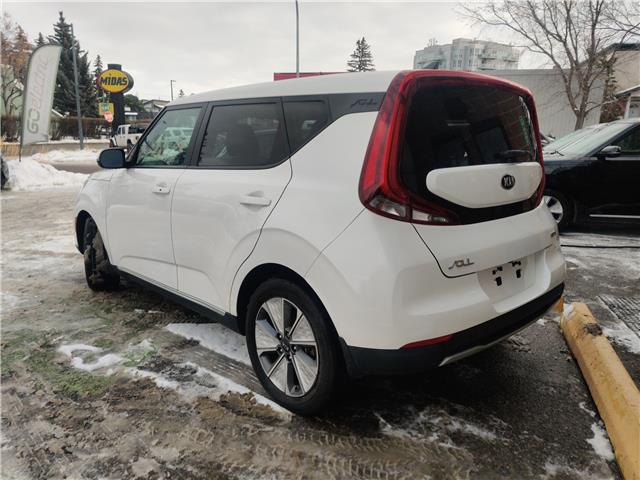 2020 Kia Soul EV EV Limited (Stk: R-20KISWHI5884) in Calgary - Image 3 of 17
