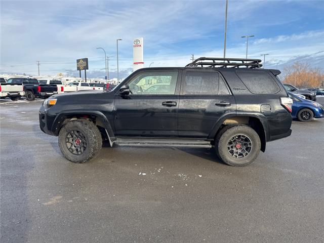 2021 Toyota 4Runner Base (Stk: 927724M) in Cranbrook - Image 2 of 22