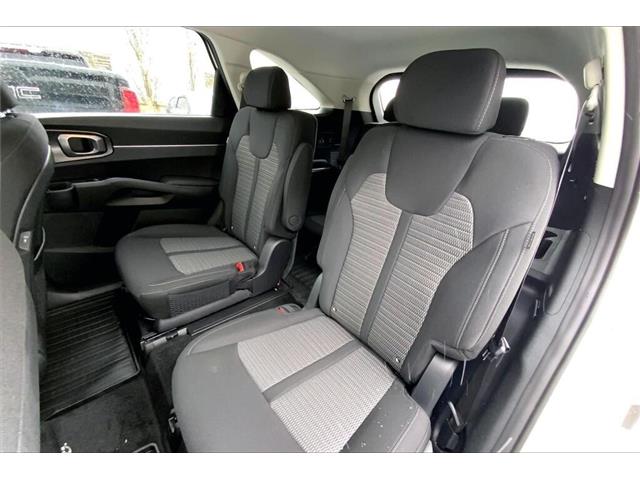 2026 Kia Sorento Plug-In Hybrid LX (Stk: TSR5479) in Sherwood Park - Image 10 of 13