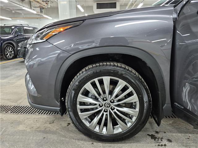 2025 Toyota Highlander Hybrid Limited (Stk: 10114870) in Markham - Image 10 of 36