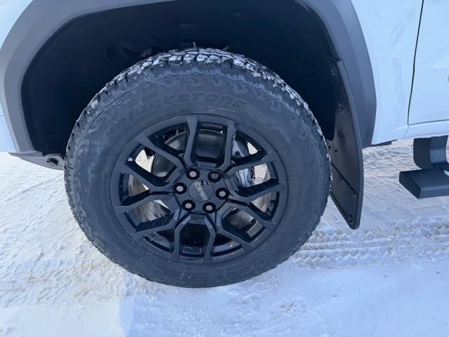 2026 GMC Canyon Elevation (Stk: 26165) in Melfort - Image 7 of 13 2026 GMC Canyon Elevation (Stk: 26165) in Melfort - Image 7 of 13