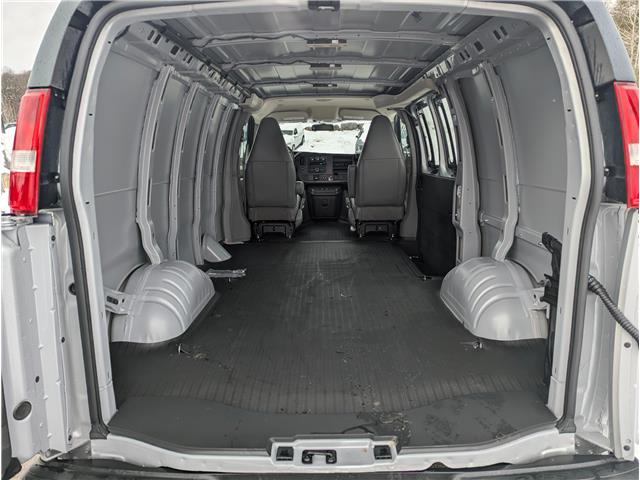 2025 GMC Savana 3500 Work Van (Stk: 251049) in Haliburton - Image 9 of 15