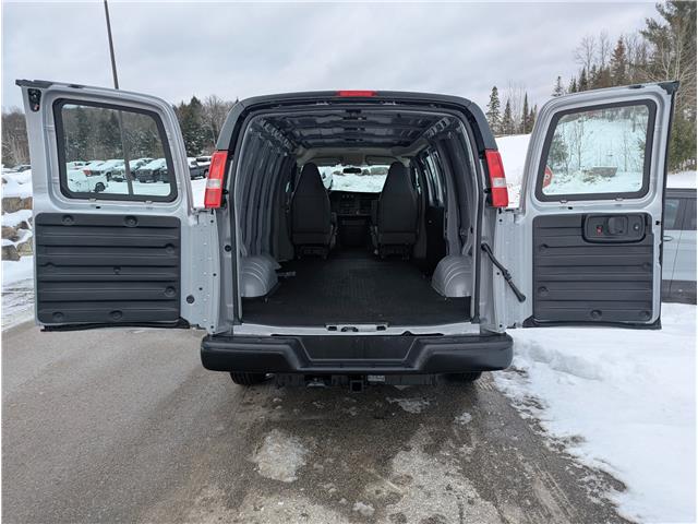 2025 GMC Savana 3500 Work Van (Stk: 251049) in Haliburton - Image 8 of 15