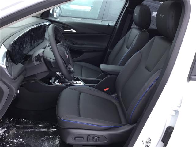 2026 Buick Encore GX Sport Touring (Stk: 26246) in Cornwall - Image 5 of 14
