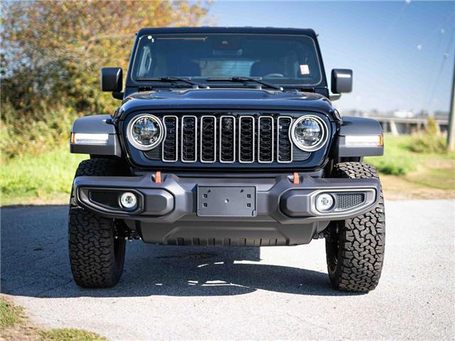 2025 Jeep Wrangler Rubicon (Stk: S653183) in Surrey - Image 2 of 24