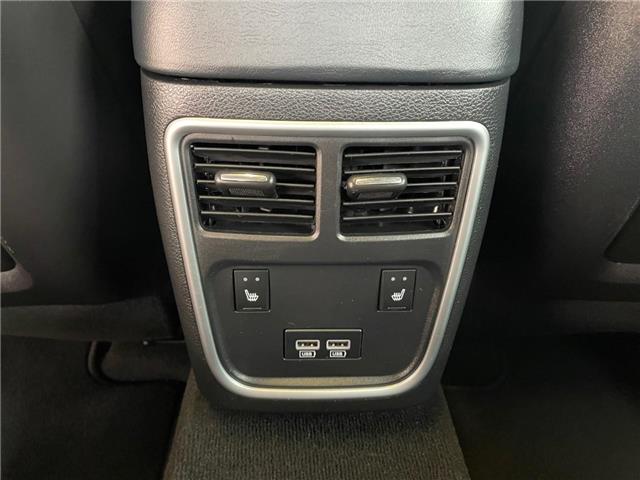 2023 Chrysler 300 Touring-L (Stk: 30384) in Fort Macleod - Image 17 of 26