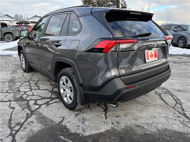 2021 Toyota RAV4 LE (Stk: P7172) in Brantford - Image 2 of 23