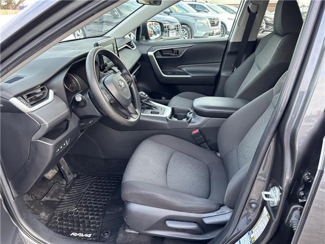 2021 Toyota RAV4 LE (Stk: P7172) in Brantford - Image 5 of 23