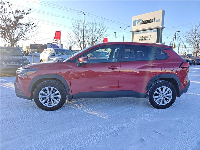 2024 Toyota Corolla Cross LE in Ottawa - Image 2 of 25