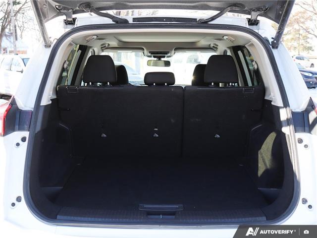 2024 Nissan Rogue SV Moonroof (Stk: 16734A) in Hamilton - Image 11 of 27